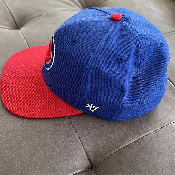 Chicago Cubs 47 Adjust. Flat bill Hat red & blue with logo. Perfect condition - Picture 3 of 6